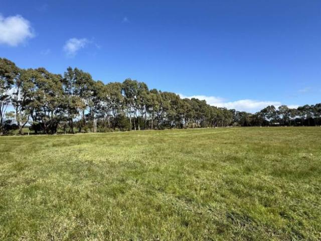 Land for rent in Comaum, South Australia