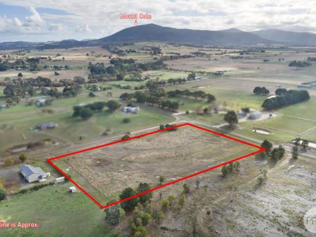 Land for sale in Raglan, Shire of Pyrenees