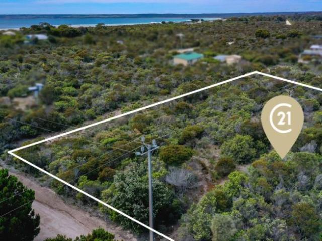 Land for sale in Sapphiretown, South Australia