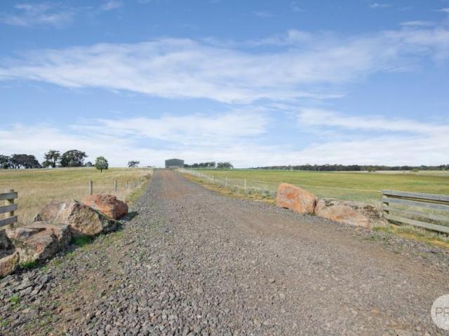 Land for sale in Snake Valley, Shire of Pyrenees