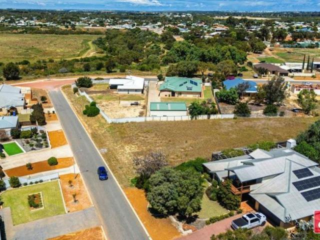 Land for sale in Strathalbyn, Geraldton