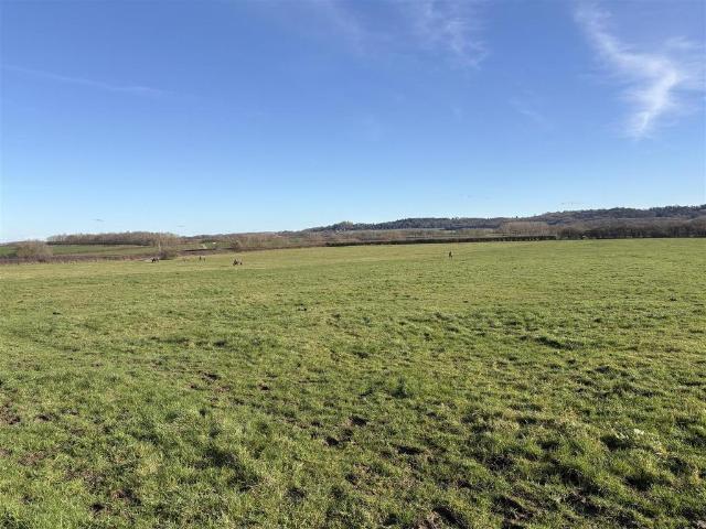 Land for sale in Redmile, Brentingby