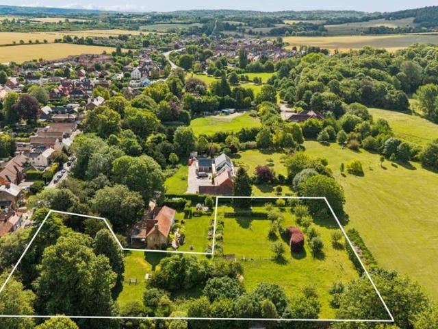 Commercial for sale in Aston Clinton, Buckinghamshire