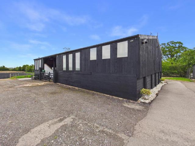 Land for sale in Steeple Claydon, Buckinghamshire