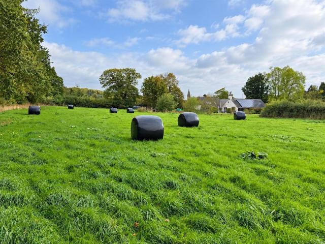 Land for sale in Llansantffraid, Llanyblodwel