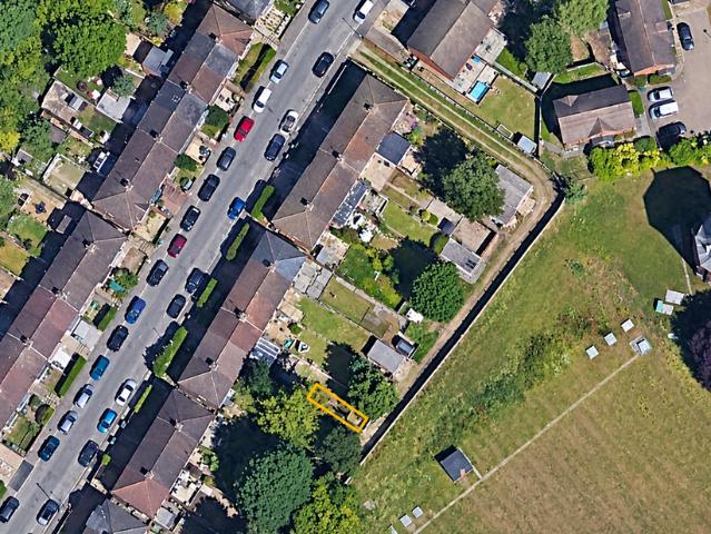 Land for sale in Hart Hill, Luton