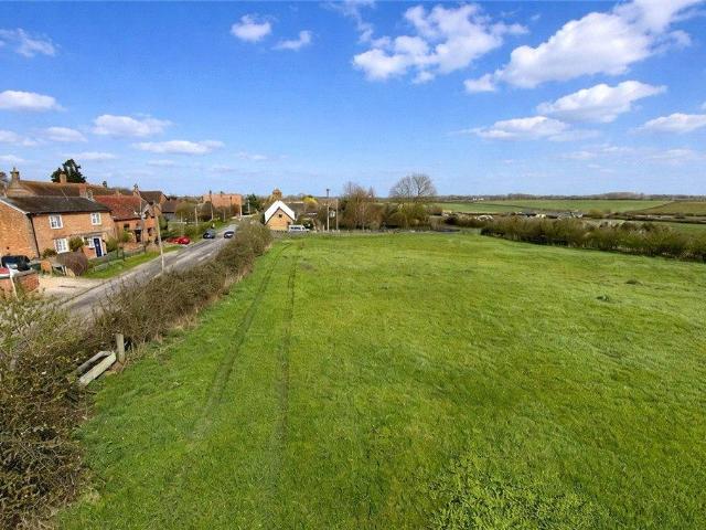 Land for sale in Charndon, Buckinghamshire