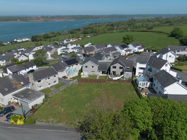Land for sale in Caernarfon