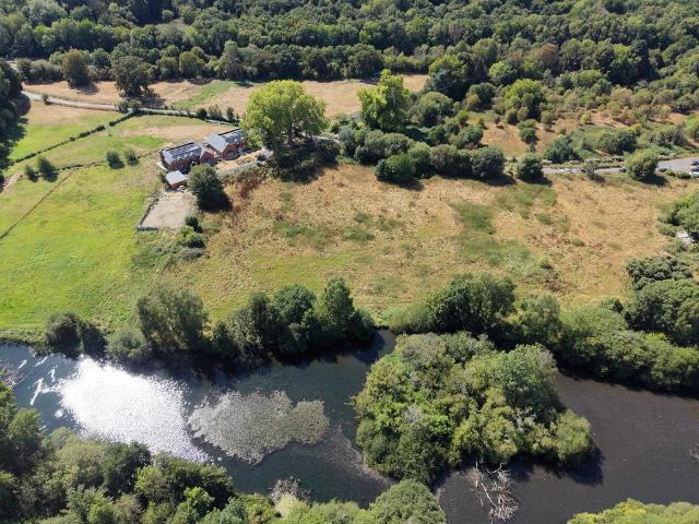 Commercial for sale in Denham, Gerrards Cross and Chalfonts Community Board, Tatling End