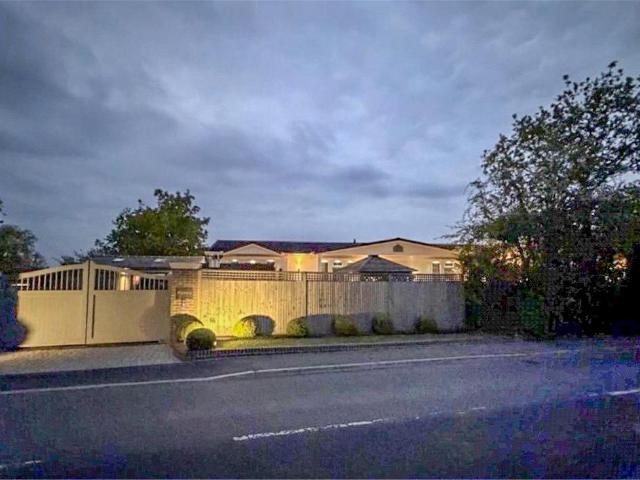 Land for sale in Fole, Surrey