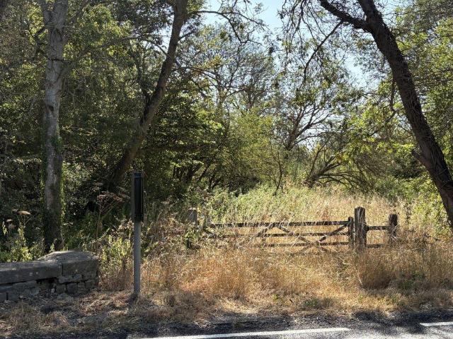 Land for sale in Dromore, Oxfordshire