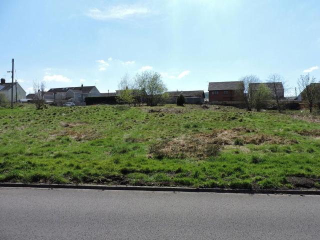 Land for sale in Cwmllynfell