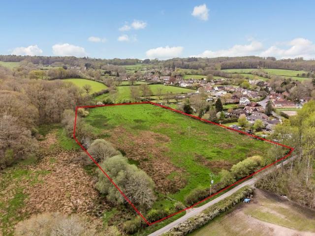 Land for sale in Loosehanger, Lover