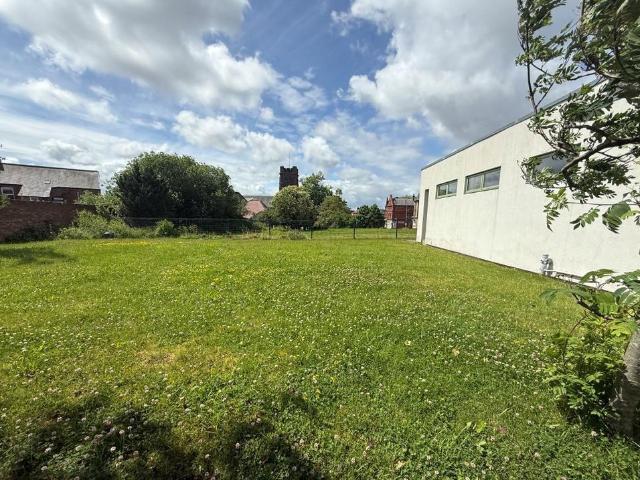 Commercial for sale in Allerton, Calderstones