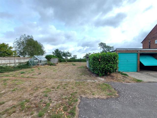 Land for sale in Aston Abbotts, Buckinghamshire