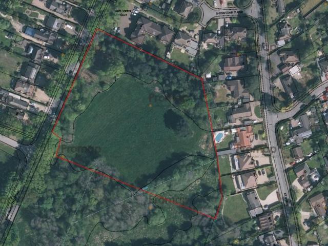 Land for sale in Finchampstead