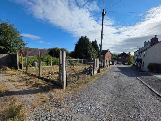 Land for sale in Swadlincote, East Midlands