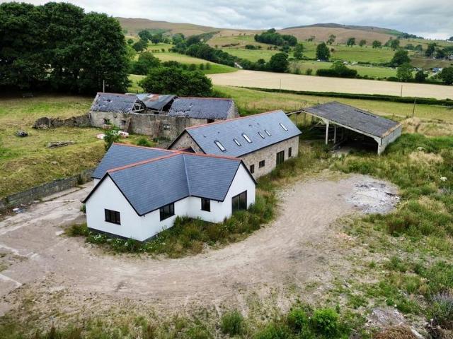 Commercial for sale in Llanarmon-yn-ial, Wales