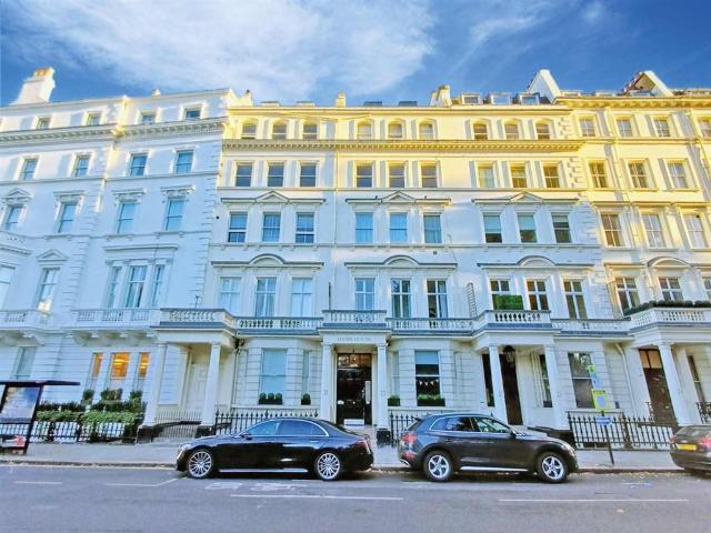 Land for sale in Brompton, Greater London