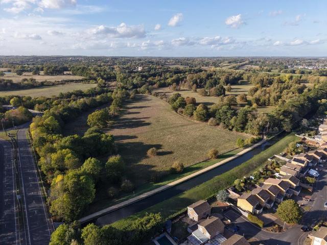 Land for sale in Wormley, Broxbourne