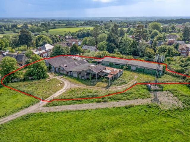 Land for sale in Lillingstone Dayrell, Buckinghamshire