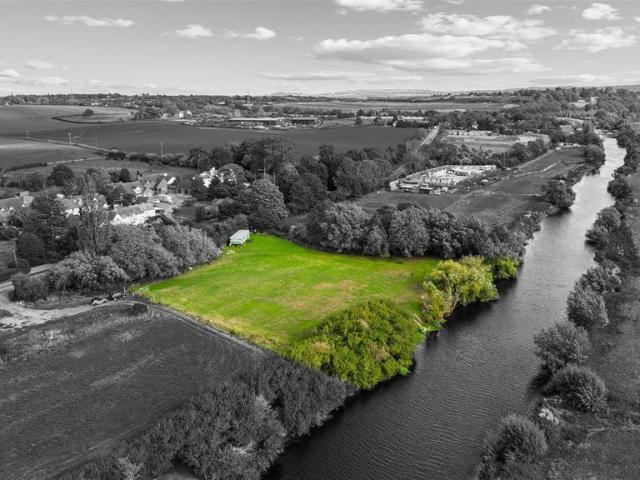 Land for sale in Lenchwick, Crookhill