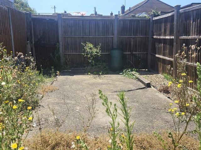 Land for sale in Westcourt, Hamerton