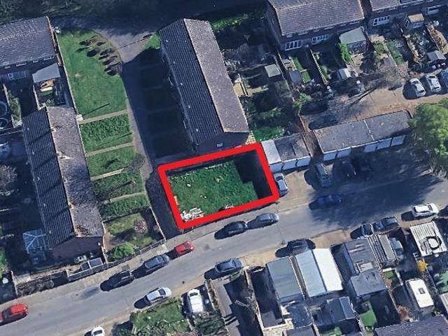 Land for sale in Stanford-le-hope, Essex