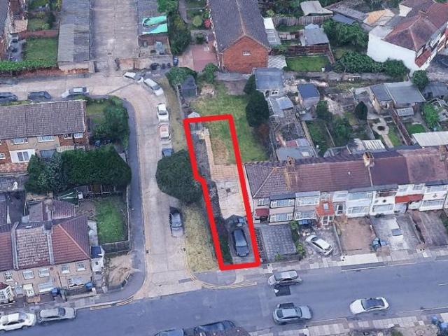 Land for sale in Ponders End, Greater London