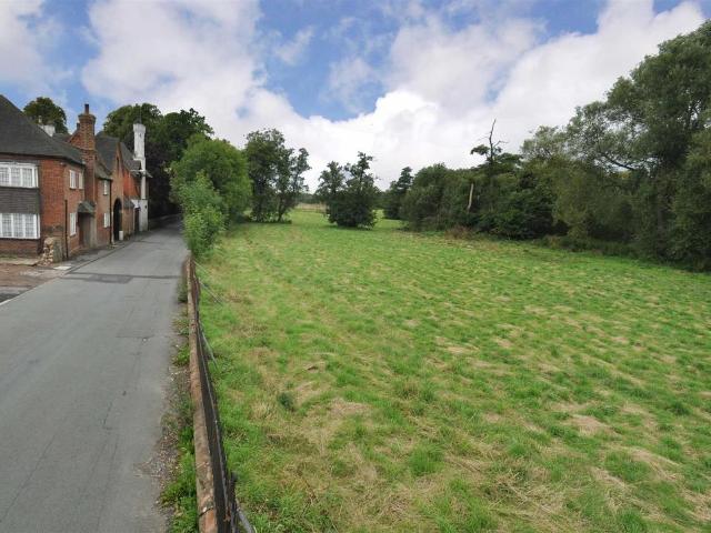 Land for sale in Trysull and Seisdon, Great Chatwell