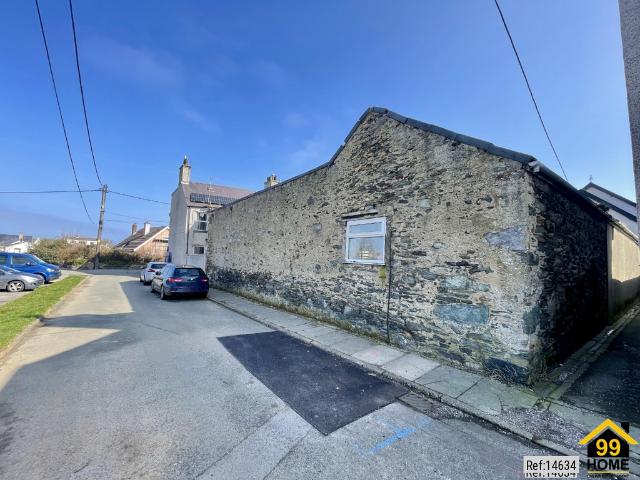 Land for sale in Penrhyn, Cemaes