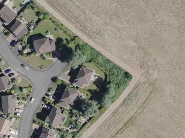 Land for sale in Huntingtowerfield, Scotland