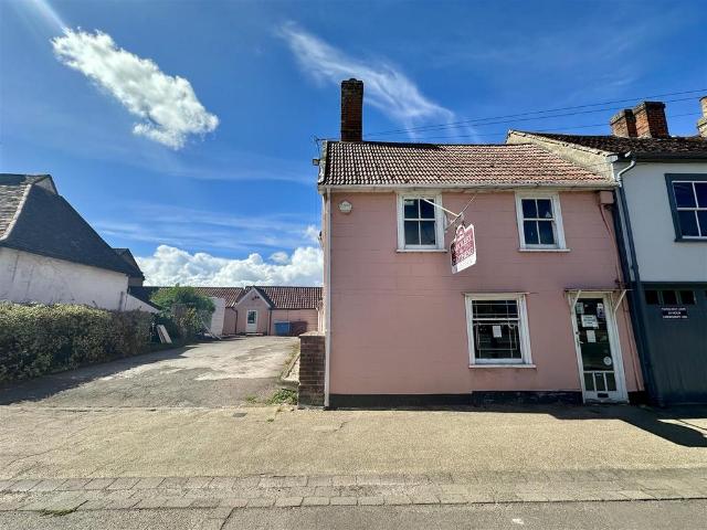 Land for sale in Chelmondiston, Suffolk