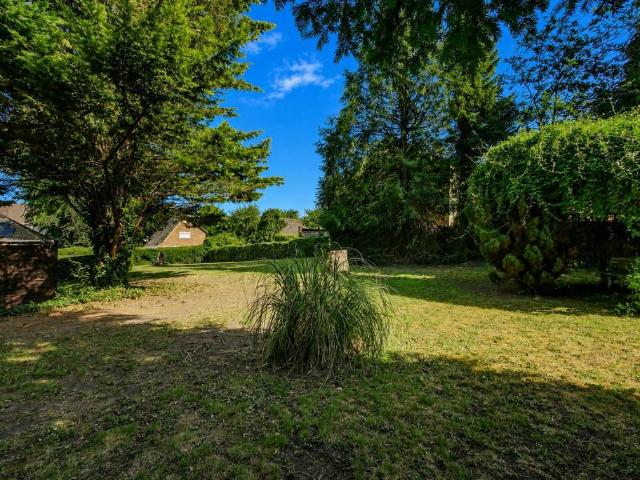 Land for sale in Dromore, Oxfordshire