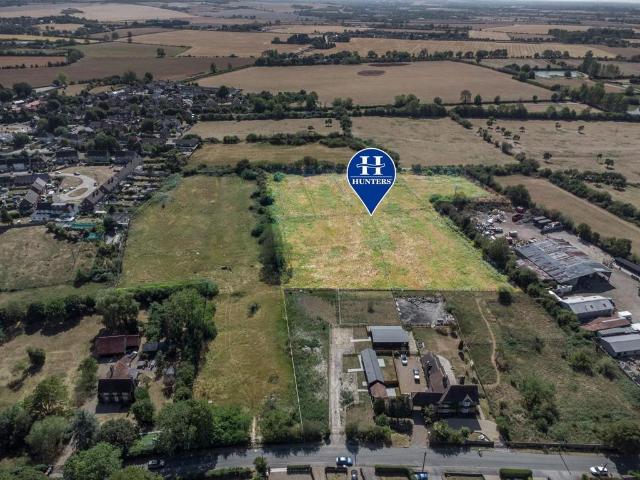 Land for sale in Eaton Bray, Bedfordshire