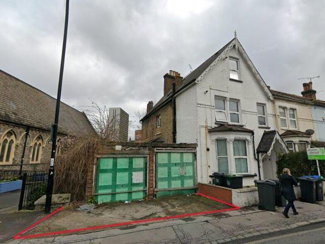 Commercial for sale in London Borough of Croydon, Waddon