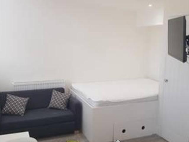 House for rent in Lyons, Greater London