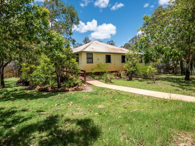 Cottage for sale in Miles, Queensland