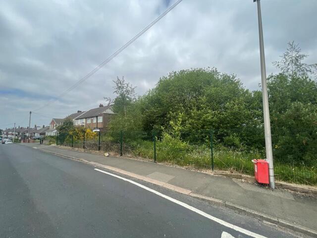 Land for sale in Oldbury, Rounds Green