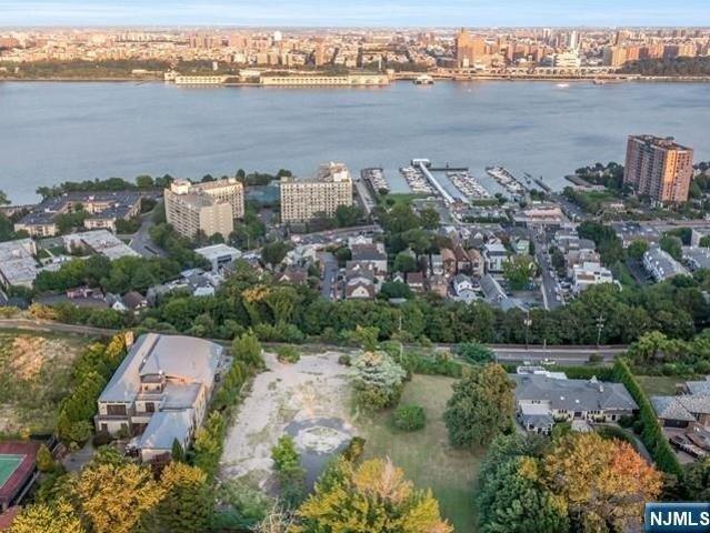 Land for sale in Fort Lee, New Jersey