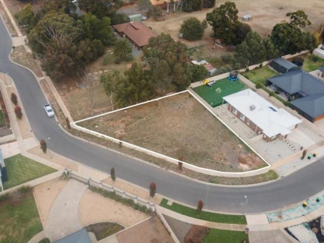 Land for sale in Kialla Lakes, Kialla