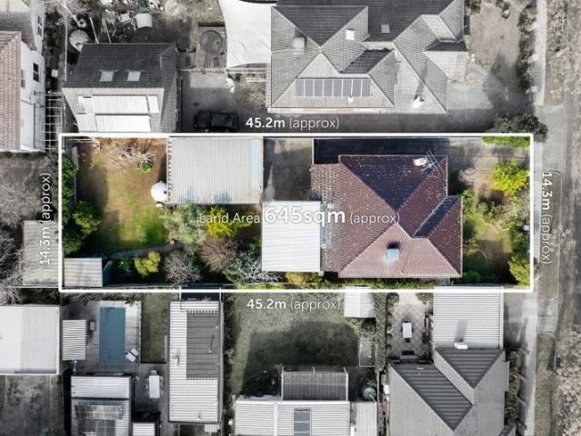 House for sale in Caulfield South