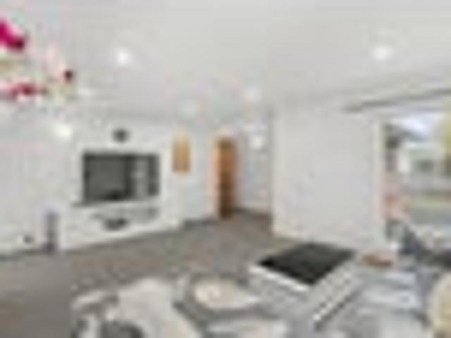 House for sale in Chaslands, Canterbury