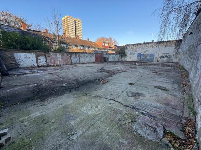 Land for rent in Maryland, Greater London