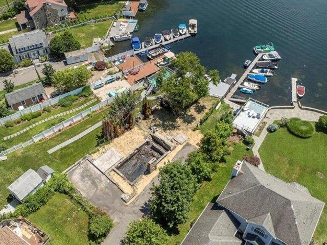 Land for sale in Baldwin Place, New York