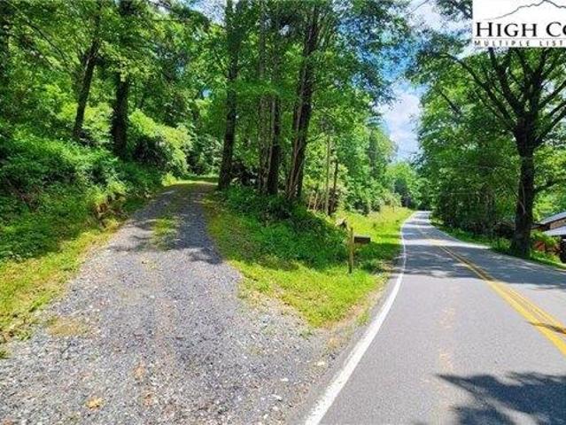 Land for sale in Newland, North Carolina
