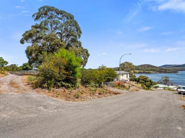 Land for sale in Nubeena, Tasmania