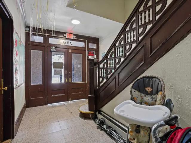 Land for sale in The Bronx, Arverne