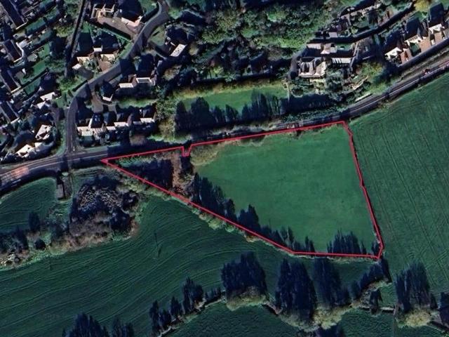 Land for rent in Trewern, Wales