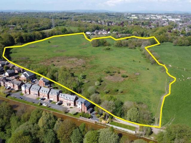 Land for rent in Roe Green, Salford
